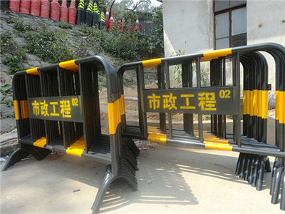 鐵馬護(hù)欄 鐵馬護(hù)欄