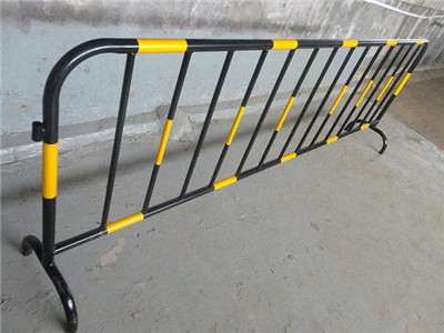 鐵馬護(hù)欄 鐵馬護(hù)欄