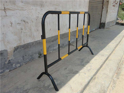 鐵馬護(hù)欄 鐵馬護(hù)欄
